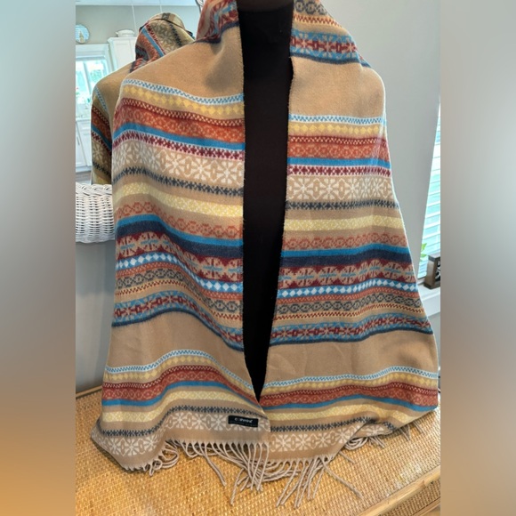 V. Fraas Cashmink Scarf / shawl gorgeous print new without tags! - Picture 6 of 6